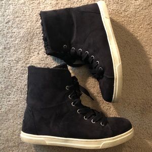 ◼️ Black boots ◼️